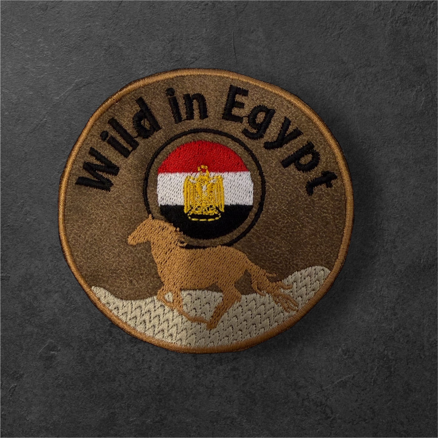 Gestickter Flaggen-Patch „Wild in …“ – 8 cm